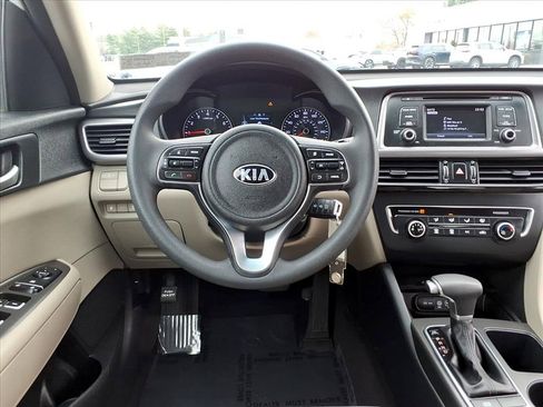 Used 2017 Kia Optima LX image 16