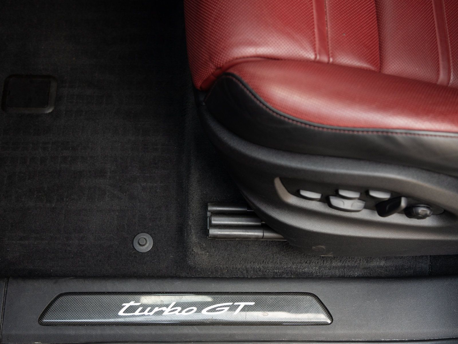Certified 2024 Porsche Cayenne Turbo GT AWD/4WD image 25