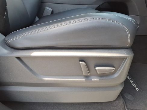 Used 2025 Nissan Armada SV RWD image 13