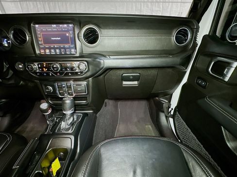 Used 2023 Jeep Wrangler Unlimited Sahara w/ Cold Weather Group AWD/4WD image 24