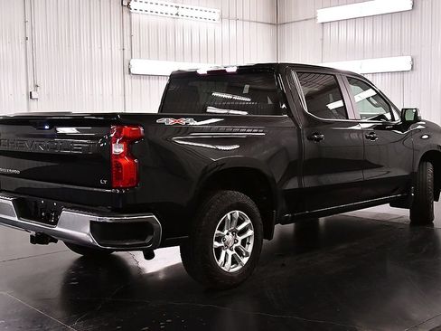 Used 2023 Chevrolet Silverado 1500 LT AWD/4WD image 7