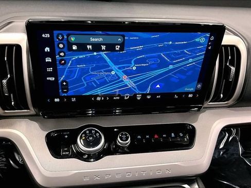 Used 2025 Ford Expedition Active image 30