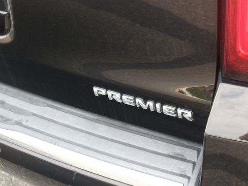 Used 2020 Chevrolet Suburban Premier w/ Premier Plus Edition AWD/4WD image 37