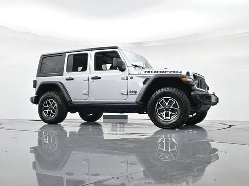 Used 2024 Jeep Wrangler Unlimited Rubicon AWD/4WD image 38
