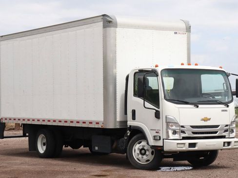 Used 2023 Chevrolet Low Cab Forward 5500XD RWD image 2