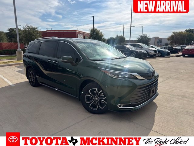 Used 2026 Toyota Sienna Platinum AWD/4WD image 1
