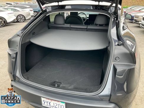 Used 2026 Tesla Model Y AWD image 8