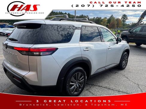 Used 2022 Nissan Pathfinder SV image 6