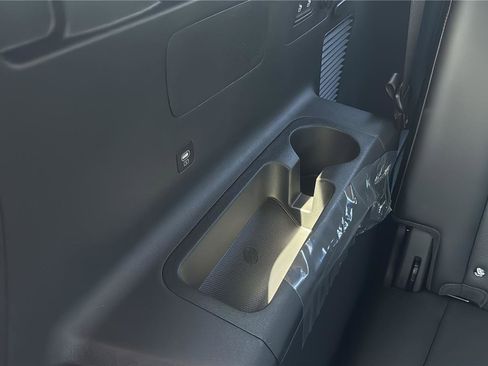 New 2026 Kia Sorento S FWD image 17