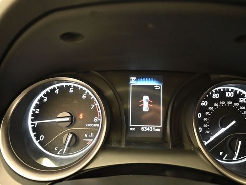 Used 2023 Toyota Camry SE image 20