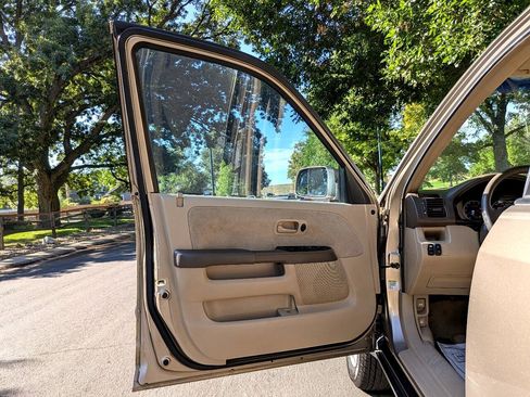 Used 2006 Honda CR-V EX image 10