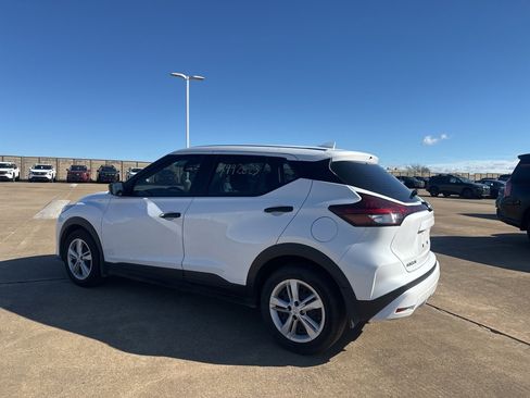 Certified 2024 Nissan Kicks S image 8