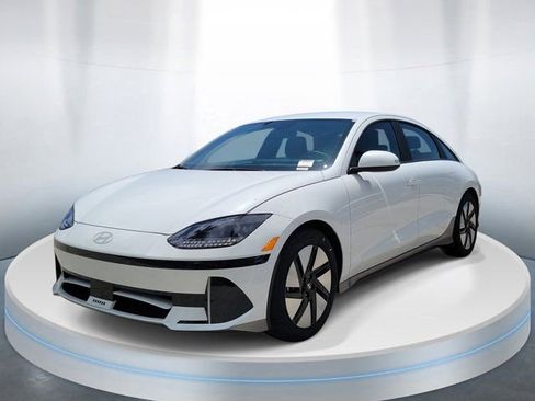 New 2025 Hyundai Ioniq 6 SE RWD image 2