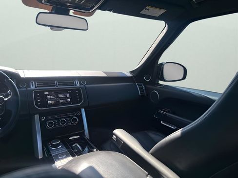 Used 2016 Land Rover Range Rover HSE image 24