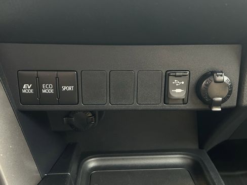 Used 2017 Toyota RAV4 XLE w/ All Weather Liner Package image 31