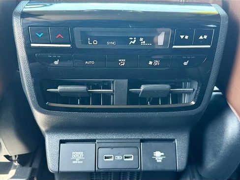 Used 2023 Acura MDX SH-AWD w/ Advance Package image 31