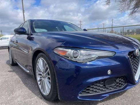 Used 2018 Alfa Romeo Giulia Ti w/ Quick Order Package 22Z Lusso image 12
