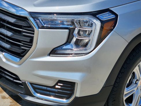 Used 2022 GMC Terrain SLE w/ Driver Convenience Package image 26