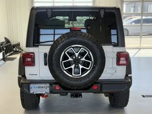 Used 2024 Jeep Wrangler Unlimited Rubicon AWD/4WD image 4