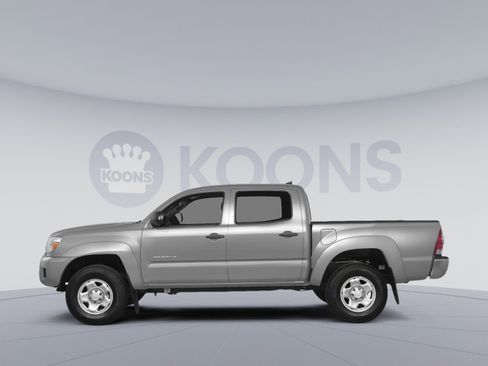 Used 2015 Toyota Tacoma 4x4 Double Cab w/ TRD Sport Package image 4