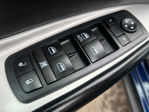 Used 2020 Dodge Journey SE w/ SE Popular Equipment Group FWD image 18