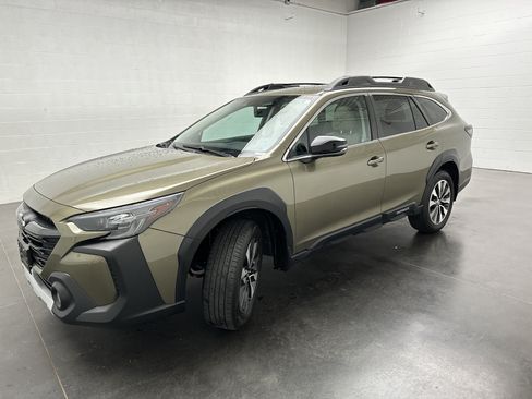 Used 2023 Subaru Outback Limited w/ Popular Package #2 AWD/4WD image 4