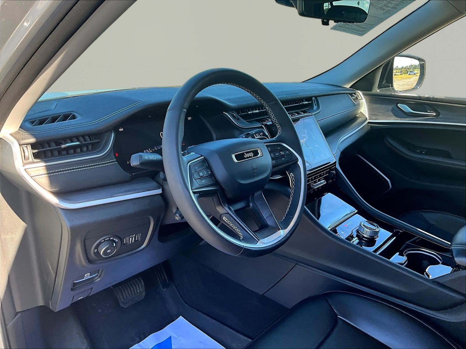 Used 2023 Jeep Grand Cherokee L Limited w/ Luxury Tech Group II AWD/4WD image 20