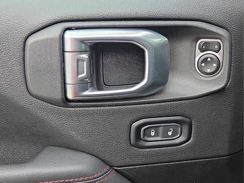 Used 2023 Jeep Gladiator Rubicon w/ LED Lighting Group AWD/4WD image 13