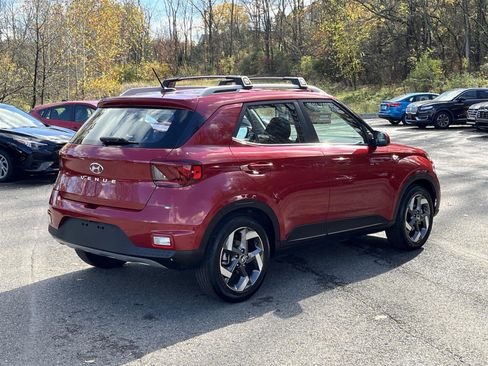 Used 2023 Hyundai Venue Limited image 5