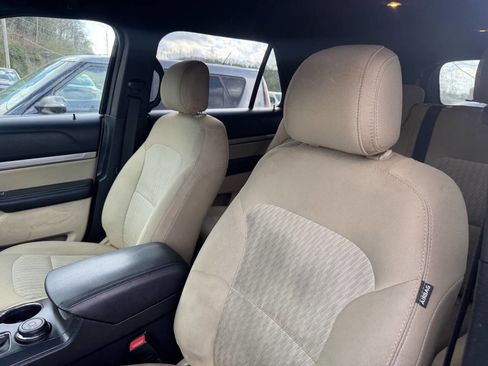 Used 2017 Ford Explorer 4WD w/ Class II Trailer Tow Package image 13