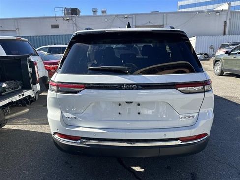 Used 2023 Jeep Grand Cherokee Laredo w/ Luxury Tech Group I image 5