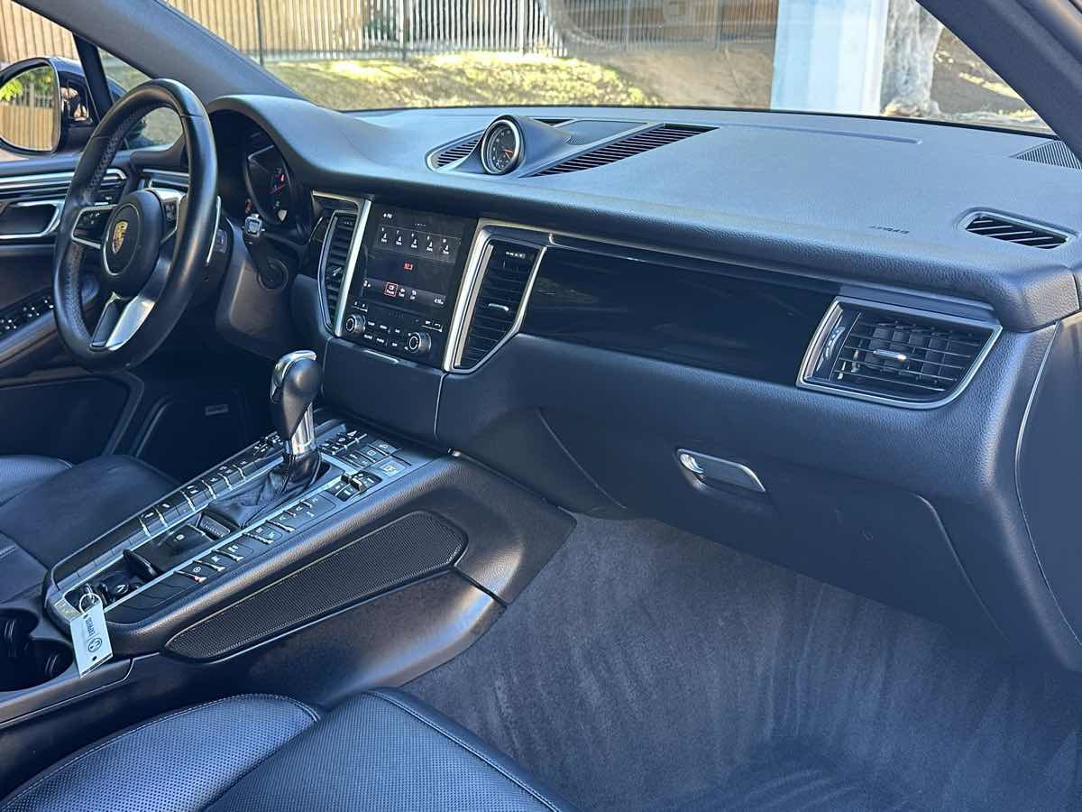 Used 2018 Porsche Macan AWD/4WD image 14