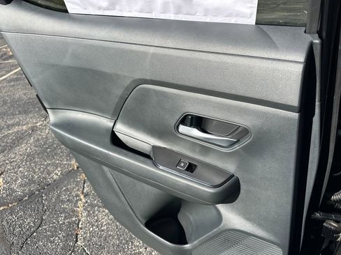 New 2026 Nissan Kicks SR w/ SR Premium Package image 15