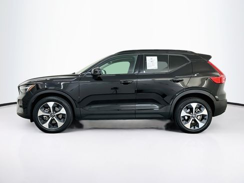 Used 2026 Volvo XC40 B5 Plus AWD/4WD image 4