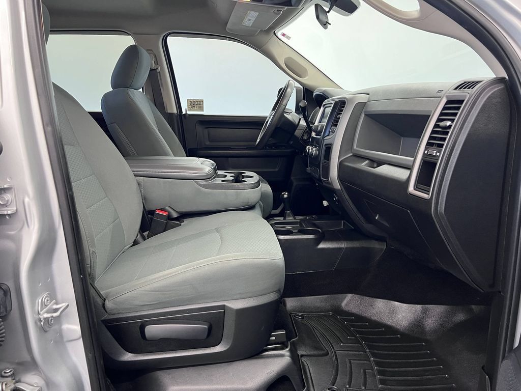 Used 2018 RAM 3500 Tradesman w/ Chrome Appearance Group AWD/4WD image 22