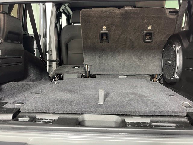 Used 2018 Jeep Wrangler Unlimited Sahara AWD/4WD image 25
