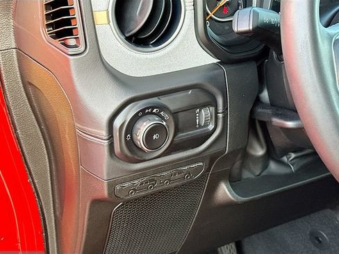 Used 2024 Jeep Wrangler Unlimited Sahara AWD/4WD image 11