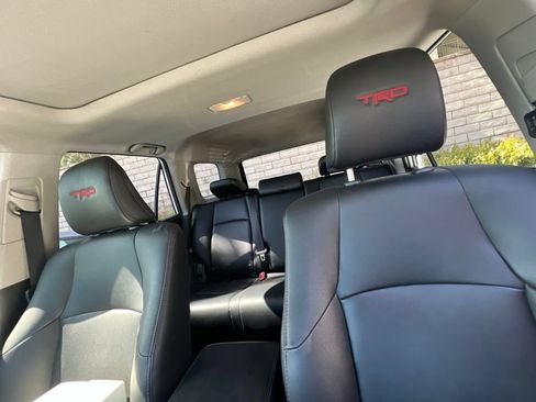 Used 2022 Toyota 4Runner TRD Off-Road Premium AWD/4WD image 14