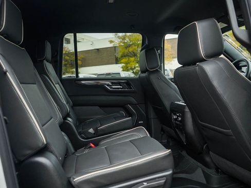 New 2026 GMC Yukon XL Elevation w/ LPO, Floor Liner Package AWD/4WD image 13