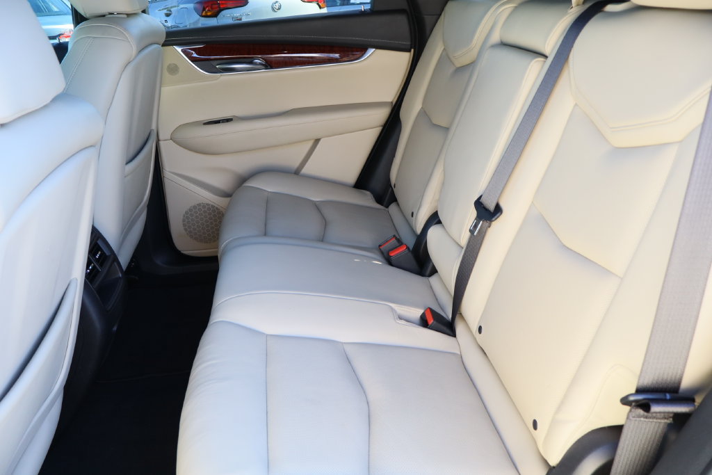 Certified 2017 Cadillac XT5 Premium Luxury FWD image 24