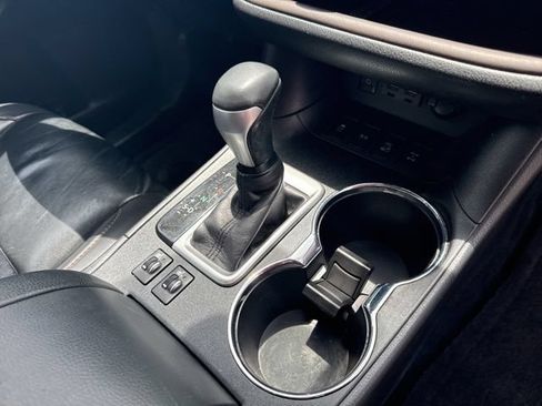 Used 2019 Toyota Highlander XLE AWD/4WD image 19