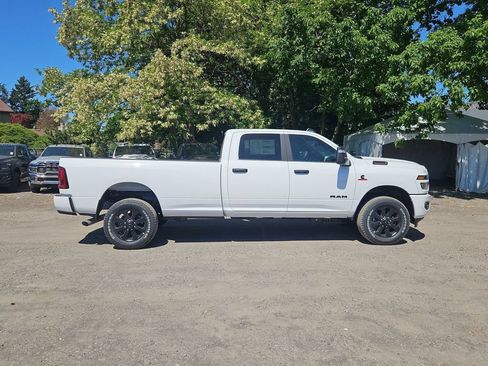 New 2026 RAM 2500 Big Horn AWD/4WD image 8