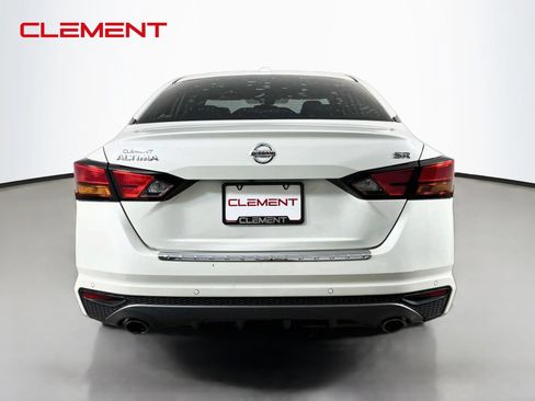 Used 2022 Nissan Altima 2.5 SR FWD image 8