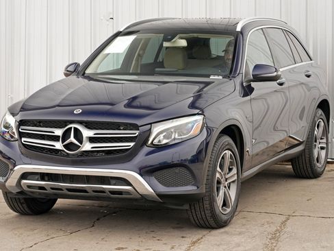 Used 2019 Mercedes-Benz GLC 350e 4MATIC w/ Premium Package image 47