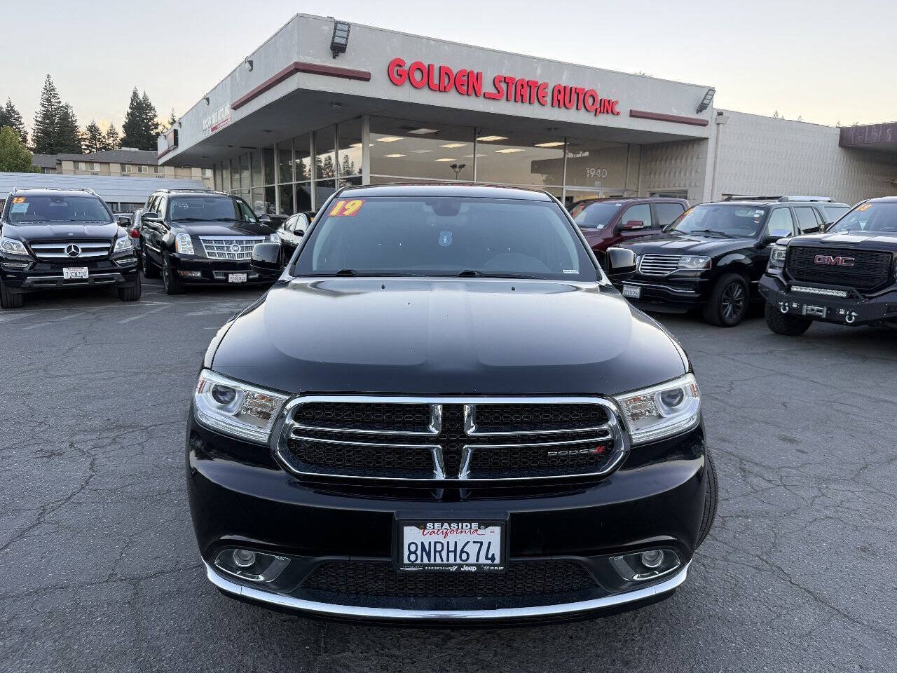 Used 2019 Dodge Durango SXT w/ 3rd Row Seating Group RWD image 2