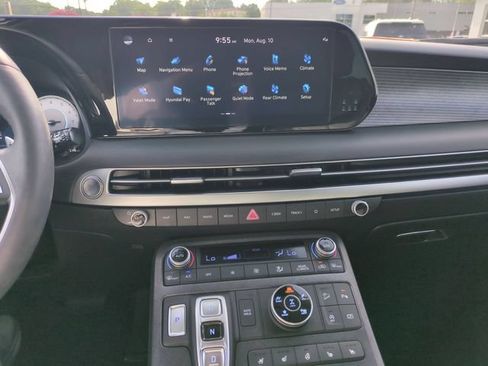 Used 2024 Hyundai Palisade Limited AWD/4WD image 21