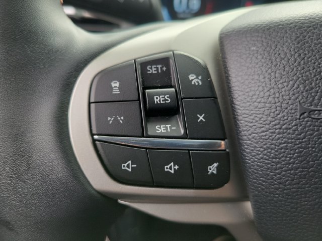 Used 2025 Ford Explorer Active w/ Active Comfort Package RWD image 5