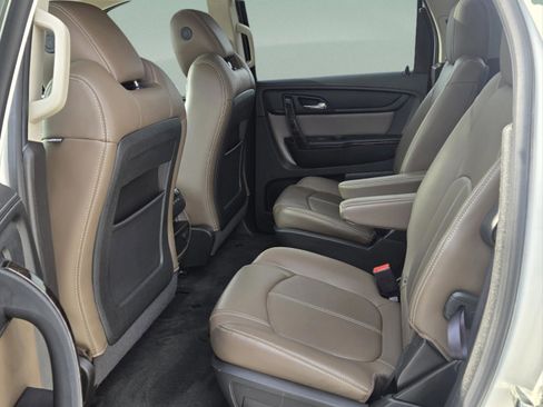 Used 2015 GMC Acadia SLT image 8