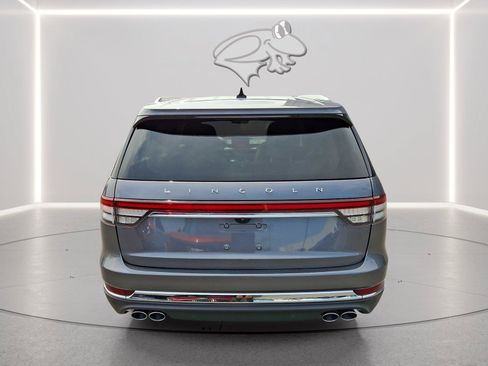 Used 2022 Lincoln Aviator AWD w/ Premium Package image 4