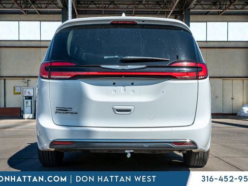 Used 2022 Chrysler Pacifica Touring-L FWD image 33
